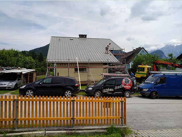 Maier Dach beim Dachdecken